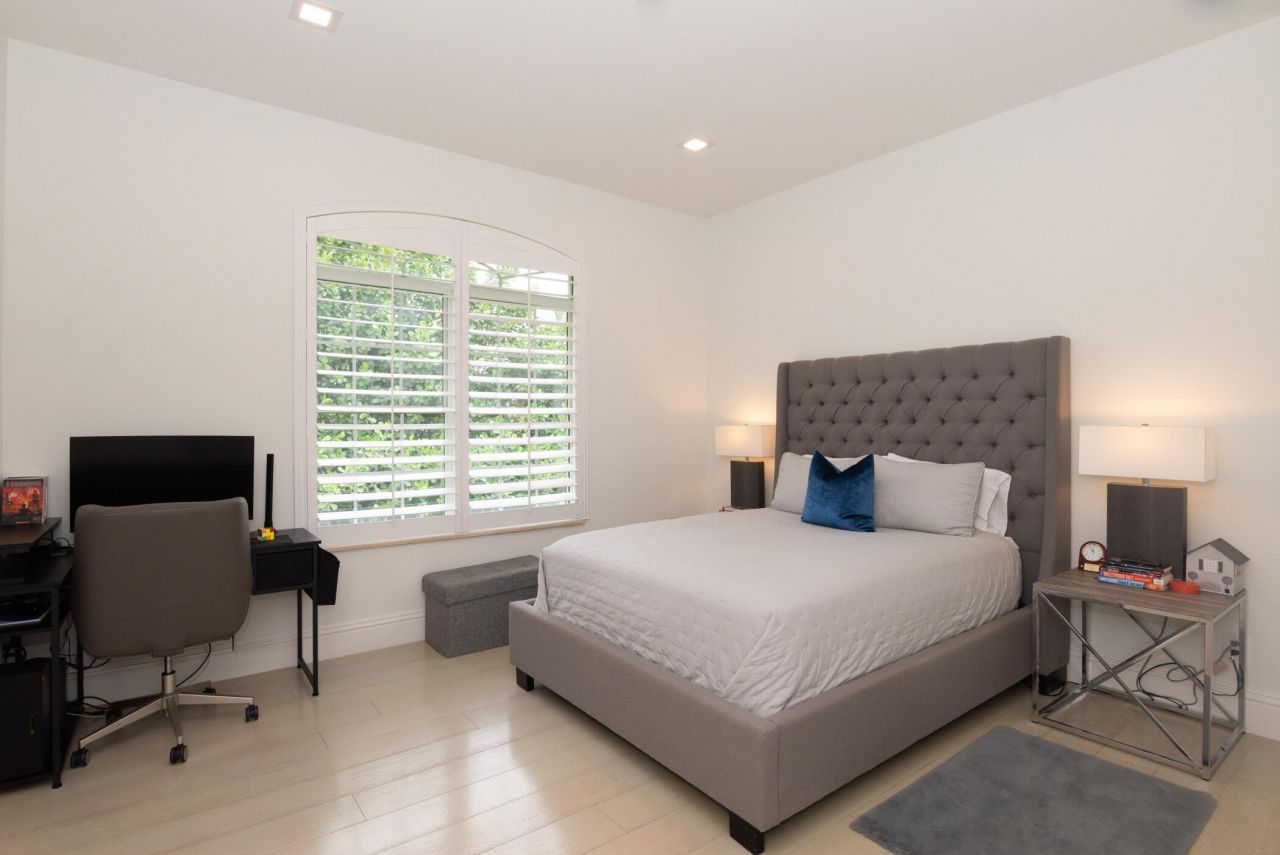 8246 Man O War Road, Palm Beach Gardens, FL 33418 Photo