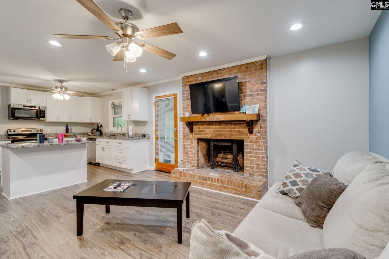 104 Sweet Springs Court Photo 7