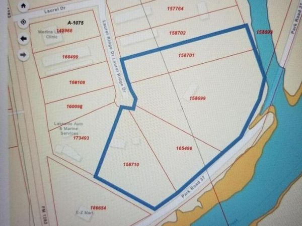 9200 Park Road 37, Lakehills, TX 78063