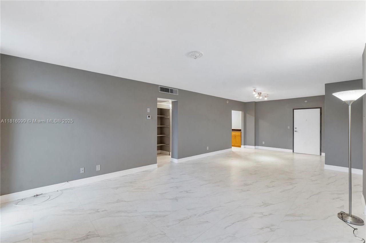 90 Edgewater Dr, Unit 305, Coral Gables, FL 33133 Photo