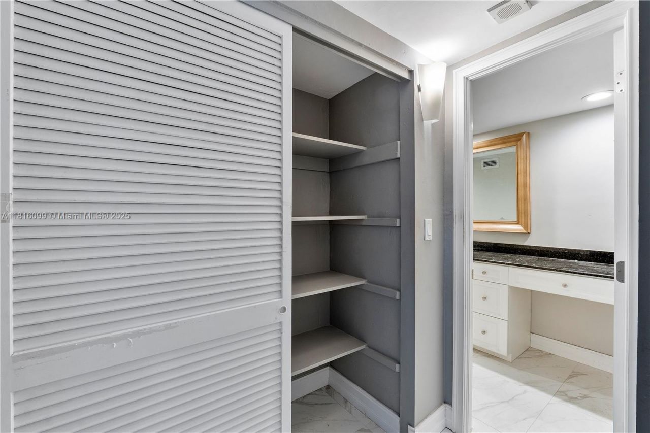 90 Edgewater Dr, Unit 305, Coral Gables, FL 33133 Photo