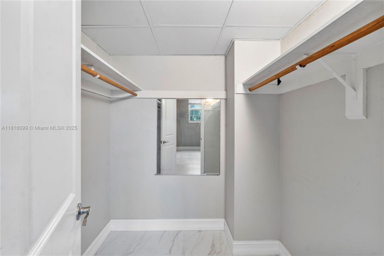 90 Edgewater Dr, Unit 305, Coral Gables, FL 33133 Photo