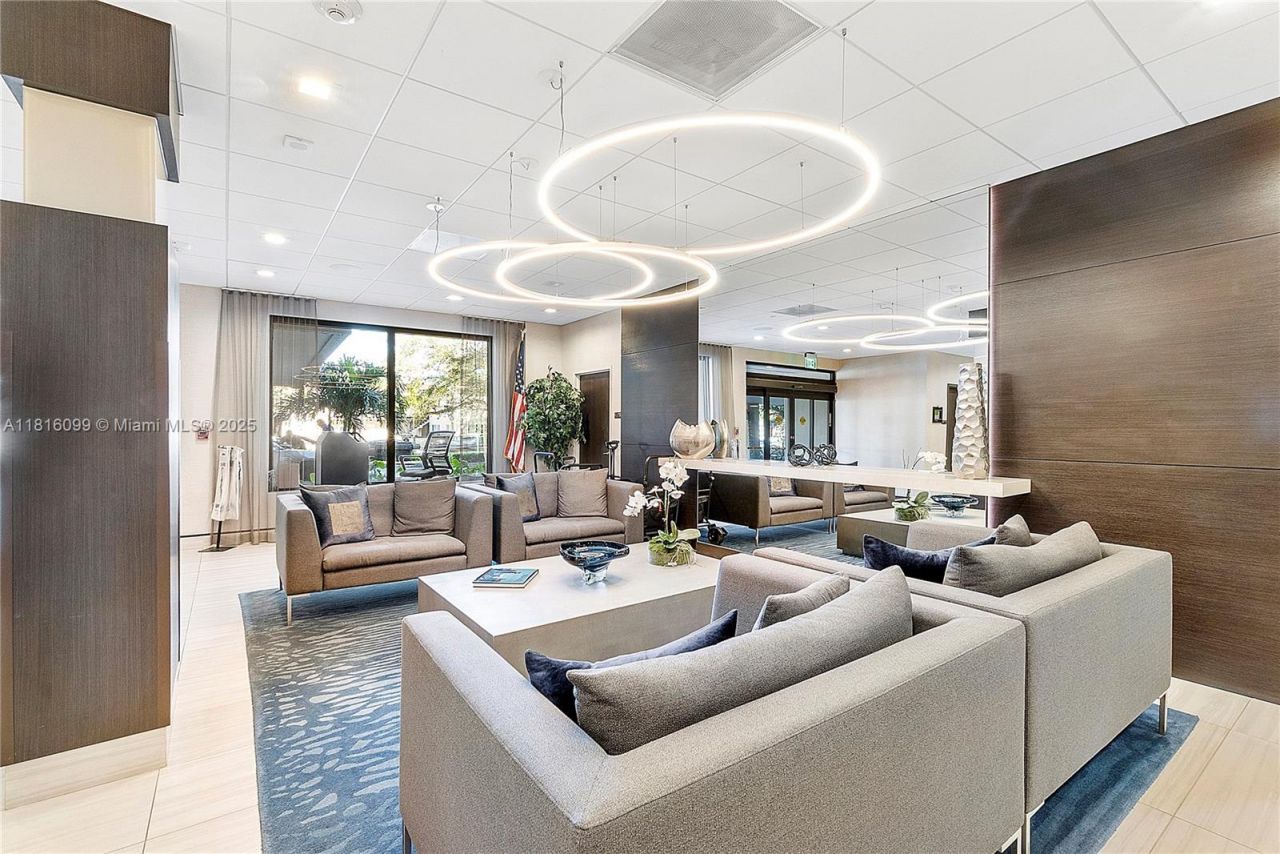 90 Edgewater Dr, Unit 305, Coral Gables, FL 33133 Photo