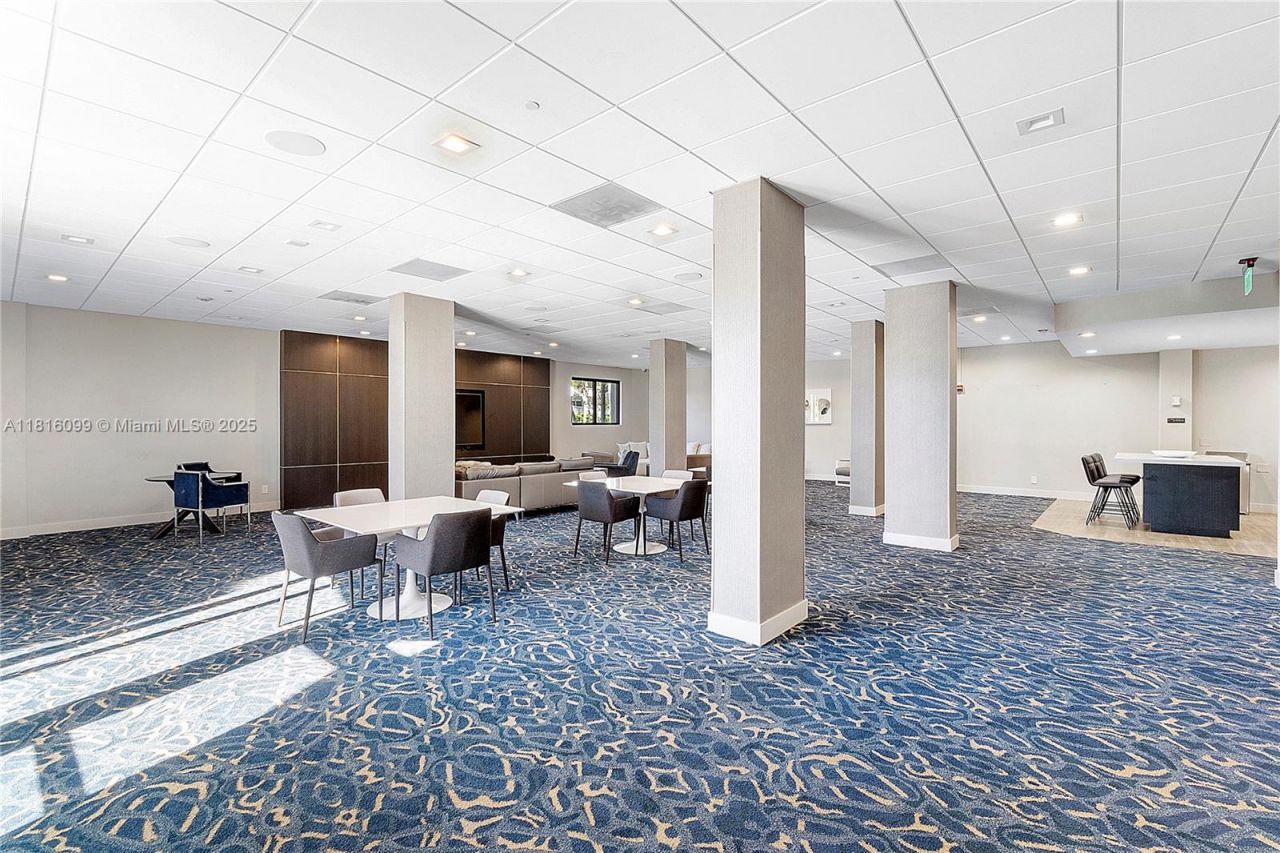 90 Edgewater Dr, Unit 305, Coral Gables, FL 33133 Photo