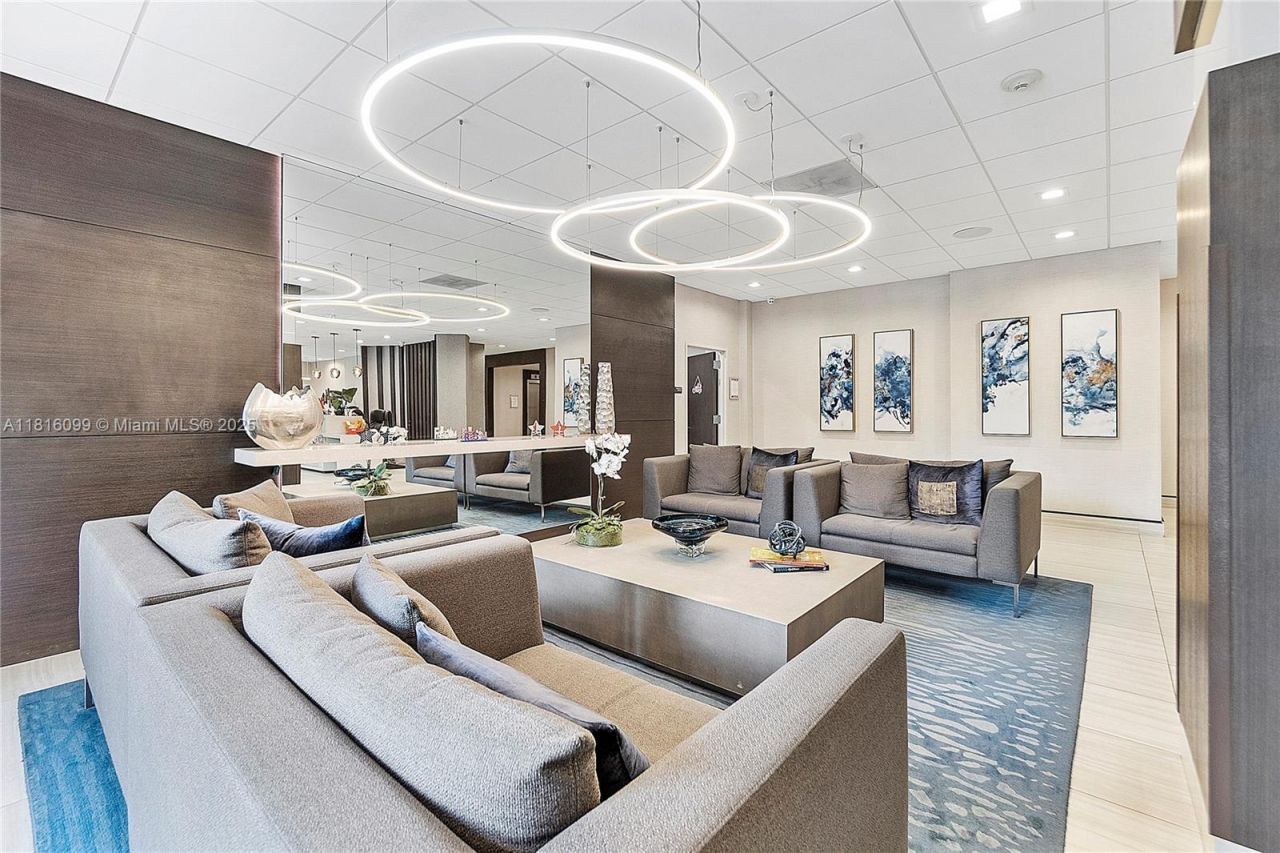 90 Edgewater Dr, Unit 305, Coral Gables, FL 33133 Photo