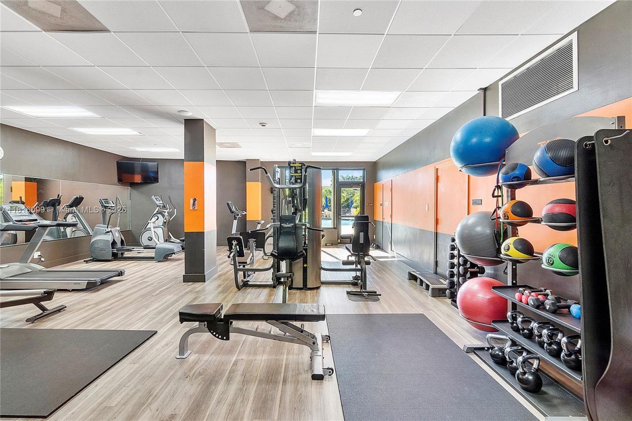 90 Edgewater Dr, Unit 305, Coral Gables, FL 33133 Photo