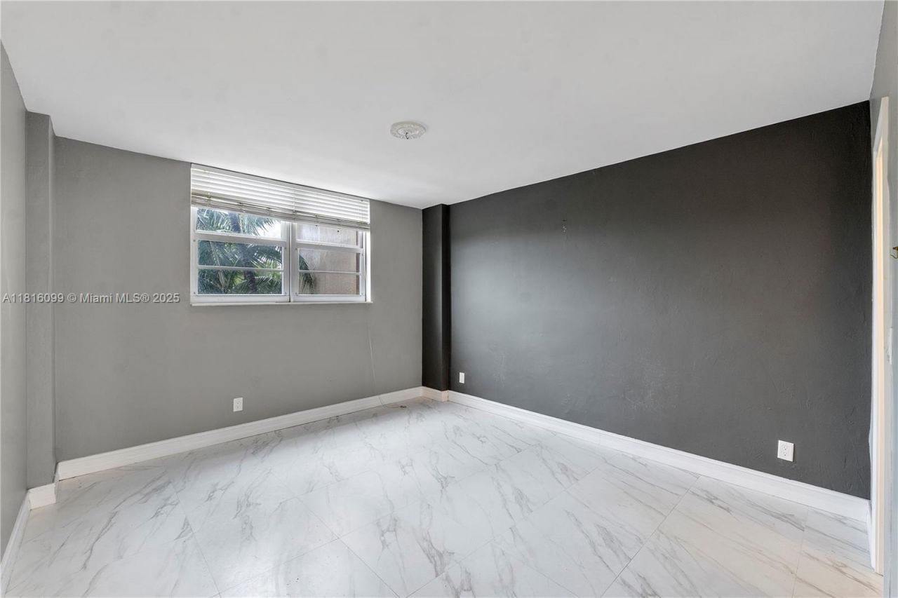 90 Edgewater Dr, Unit 305, Coral Gables, FL 33133 Photo