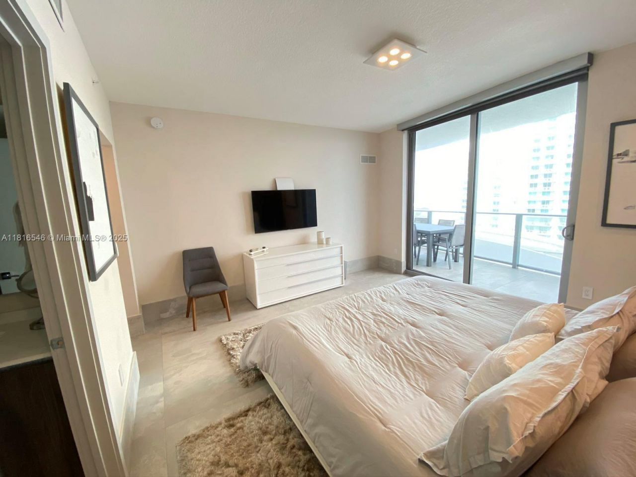 488 NE 18th St, Unit 3911, Miami, FL 33132 Photo