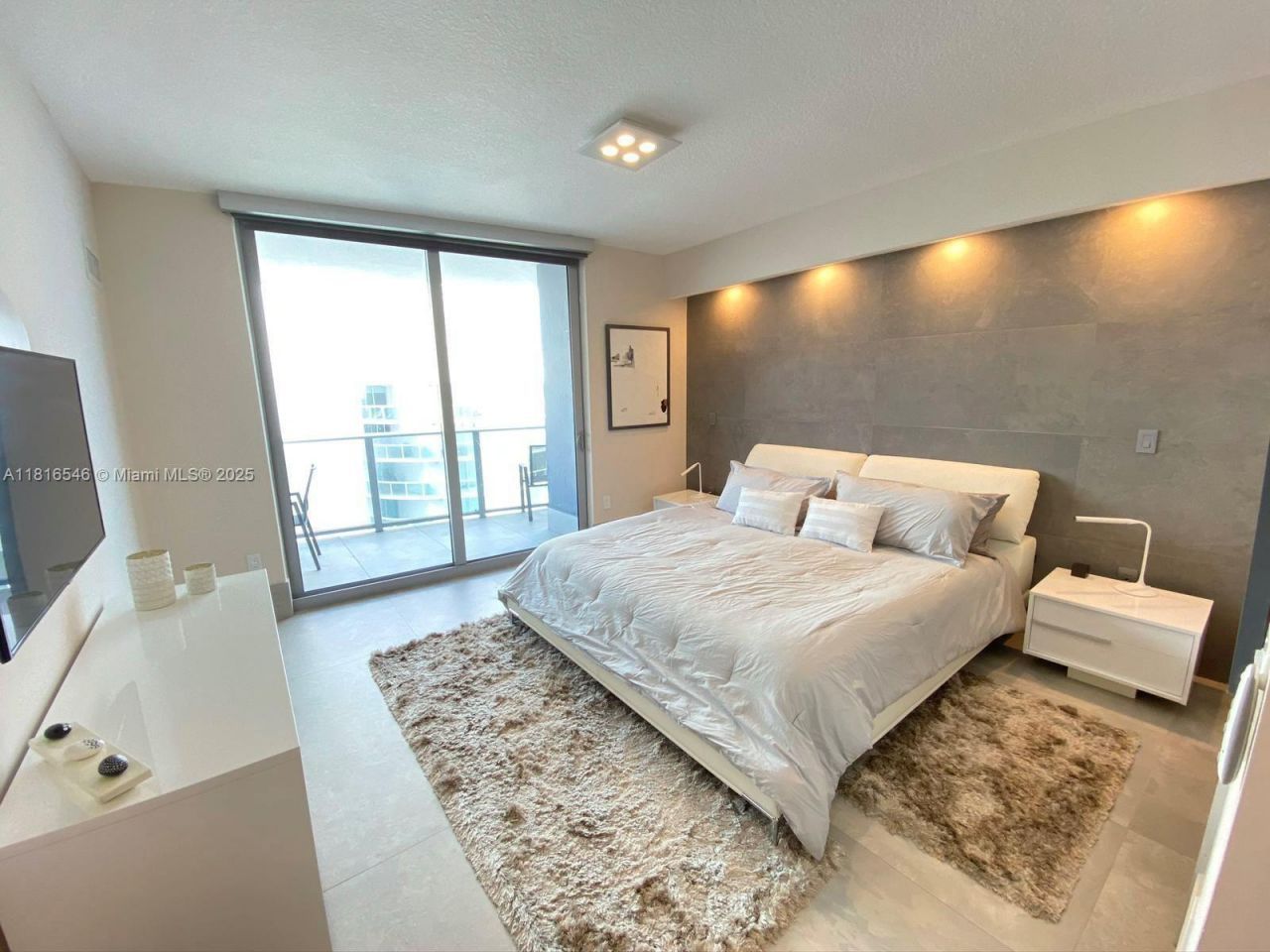 488 NE 18th St, Unit 3911, Miami, FL 33132 Photo