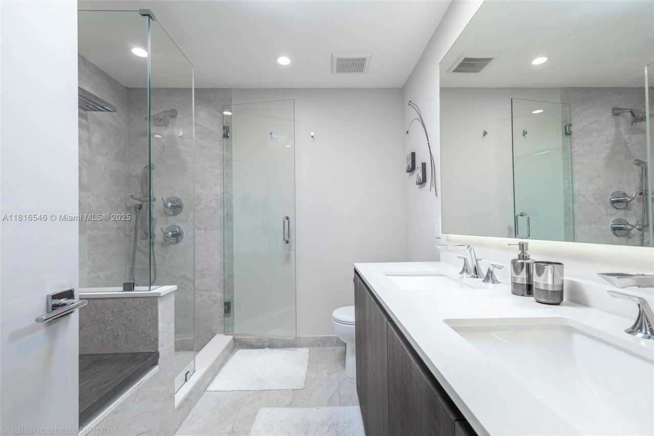 488 NE 18th St, Unit 3911, Miami, FL 33132 Photo