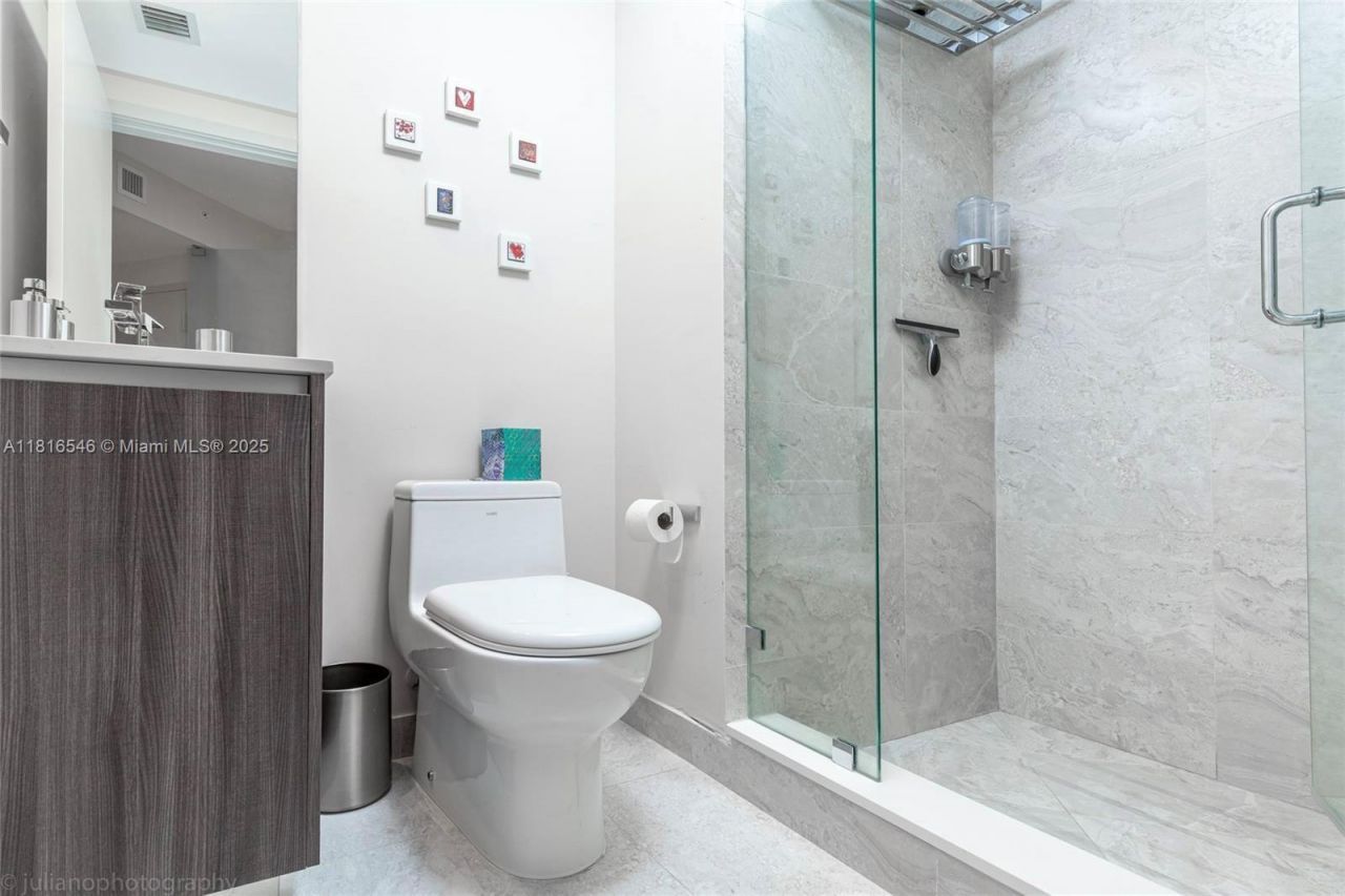 488 NE 18th St, Unit 3911, Miami, FL 33132 Photo