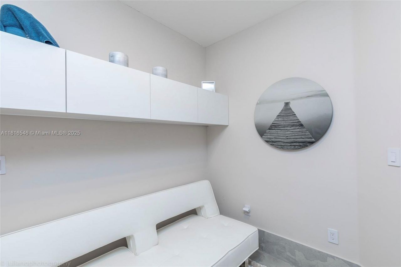 488 NE 18th St, Unit 3911, Miami, FL 33132 Photo