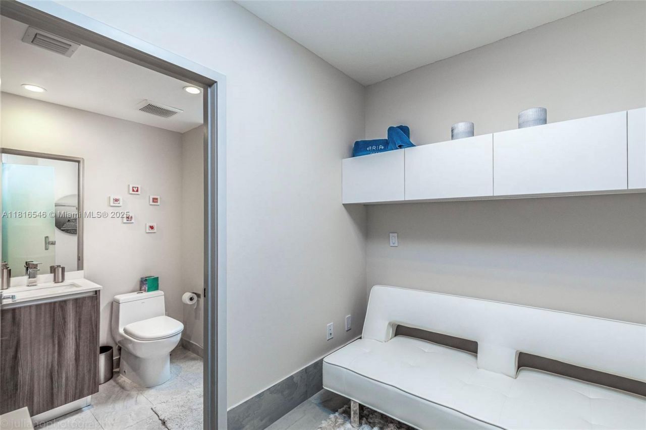 488 NE 18th St, Unit 3911, Miami, FL 33132 Photo