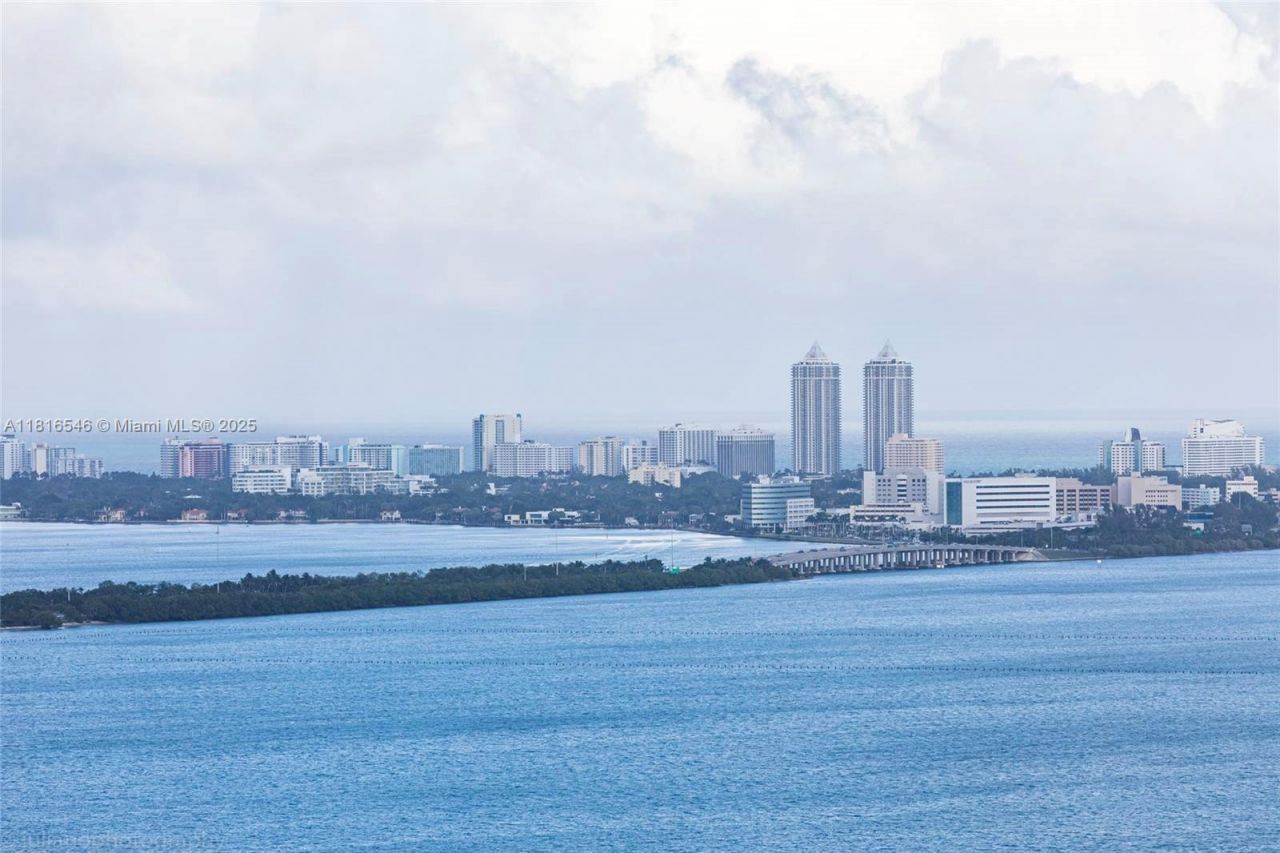 488 NE 18th St, Unit 3911, Miami, FL 33132 Photo