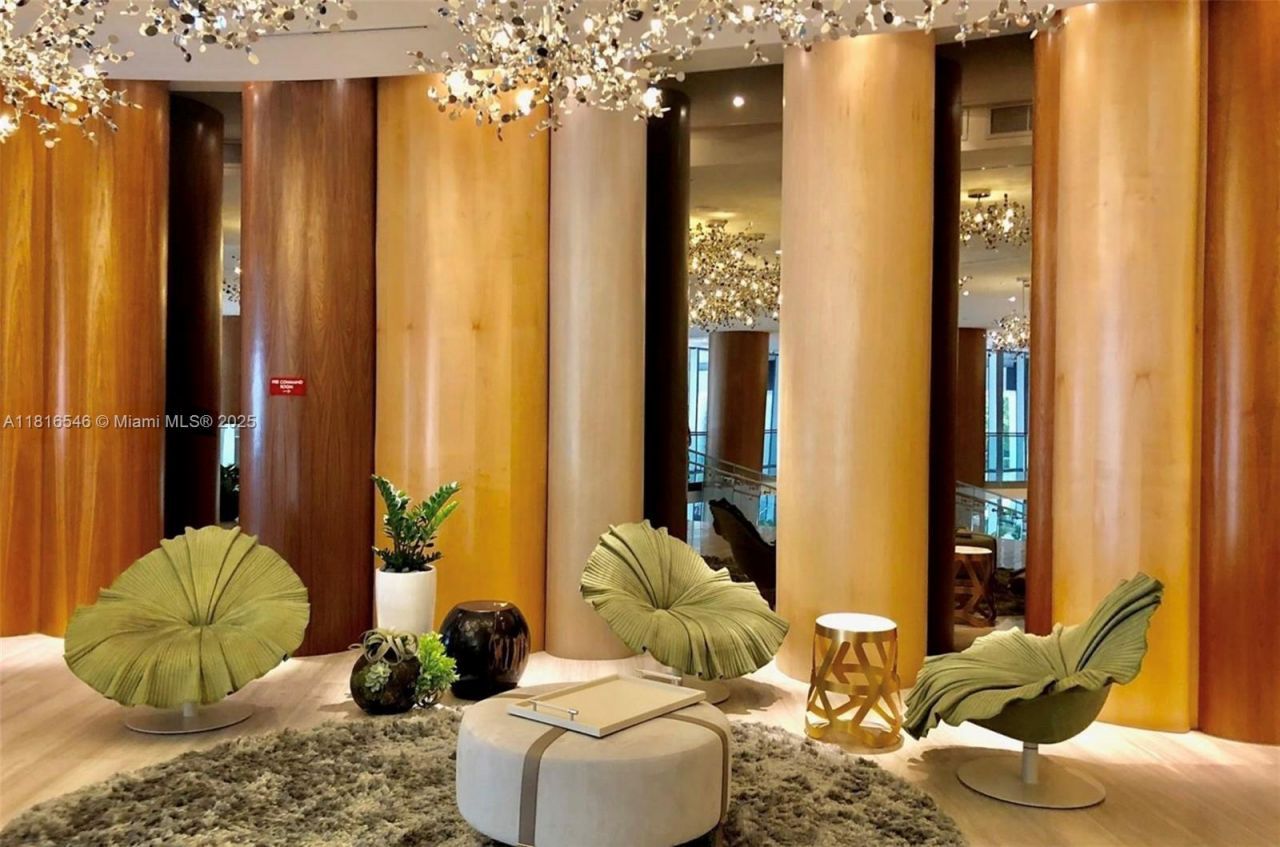 488 NE 18th St, Unit 3911, Miami, FL 33132 Photo