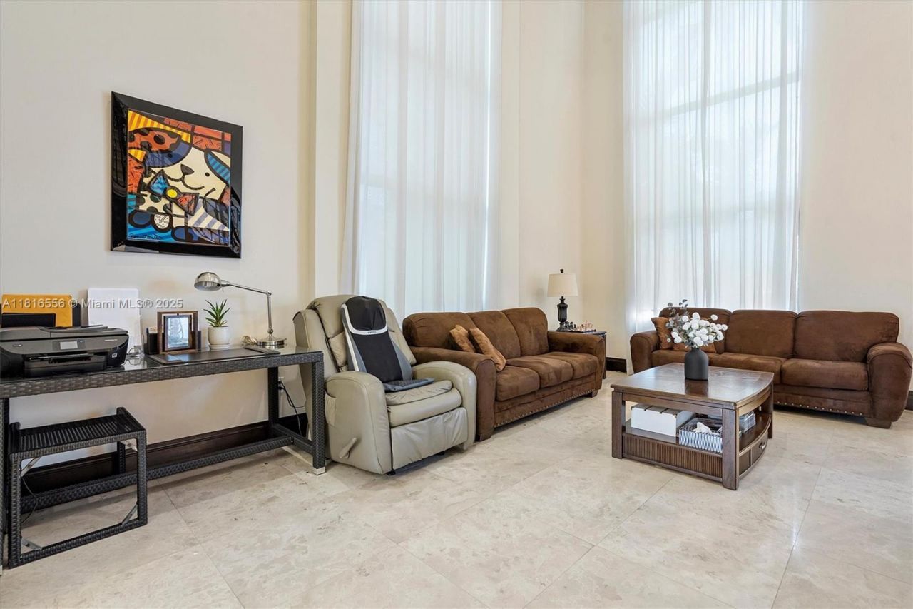 18825 N Bay Rd, Sunny Isles Beach, FL 33160 Photo