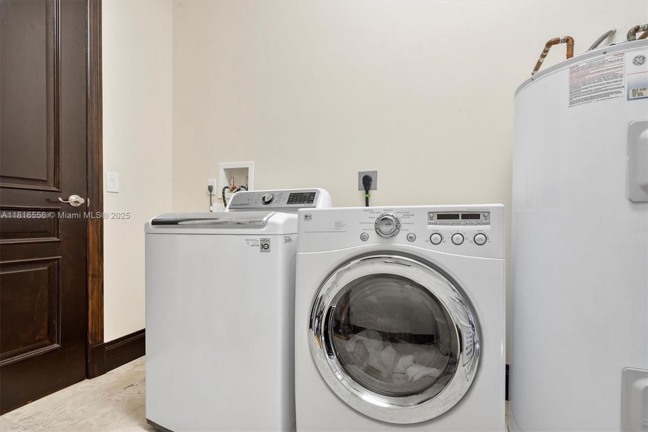 18825 N Bay Rd, Sunny Isles Beach, FL 33160 Photo