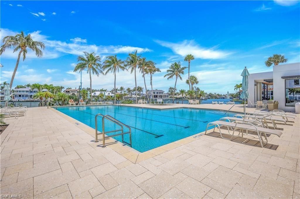 2301 Gulf Shore Blvd N, Unit 114, Naples, FL 34103 Photo