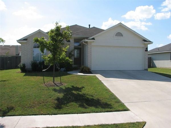 123 Bayliss ST, Hutto, TX 78634
