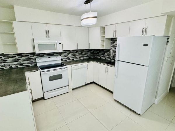 1120 102nd St, Unit 7, Bay Harbor Islands, FL 33154