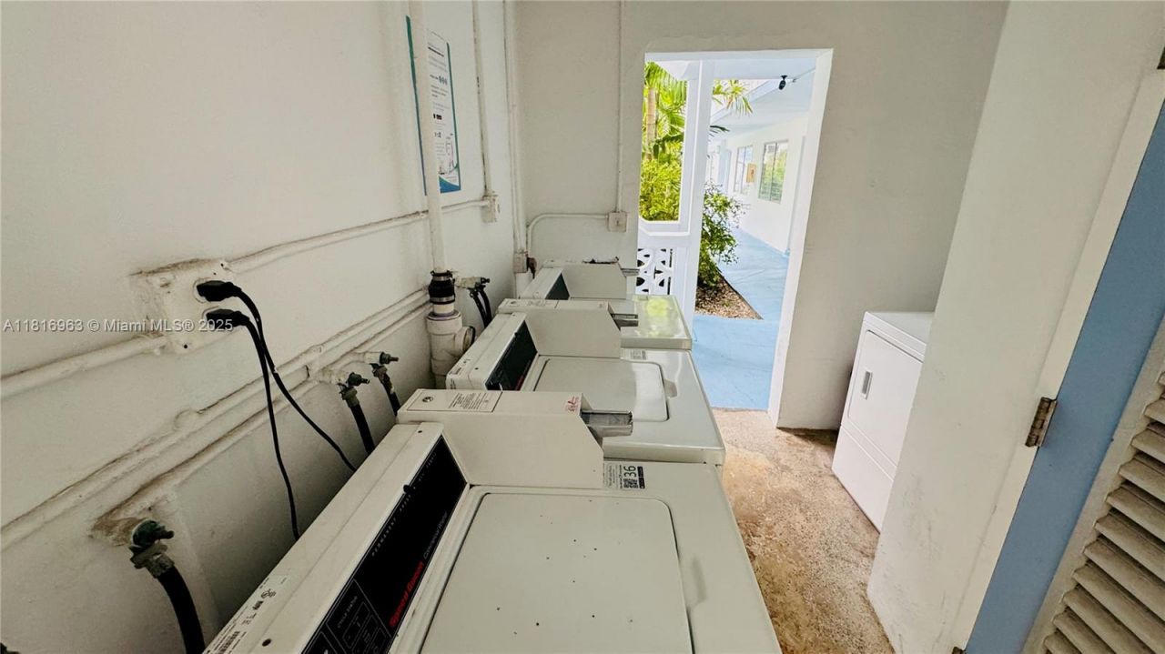 1120 102nd St, Unit 7, Bay Harbor Islands, FL 33154 Photo