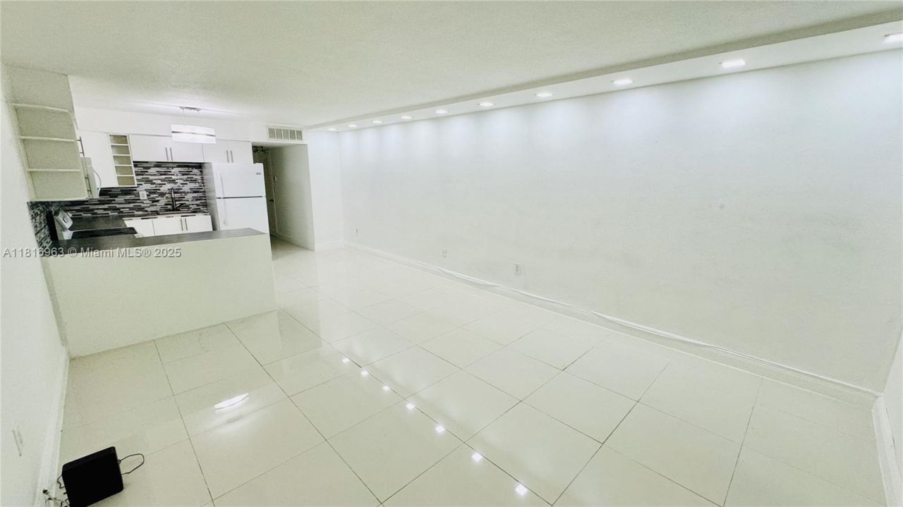 1120 102nd St, Unit 7, Bay Harbor Islands, FL 33154 Photo