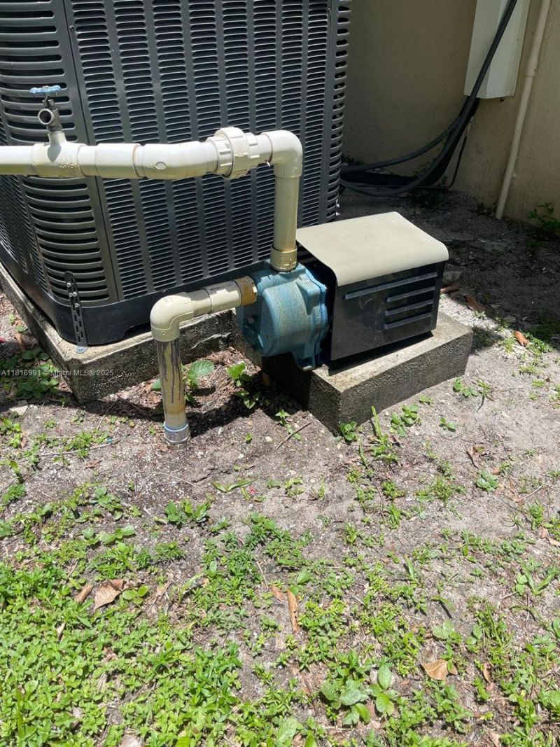 451 E Dayton Cir, Fort Lauderdale, FL 33312 Photo