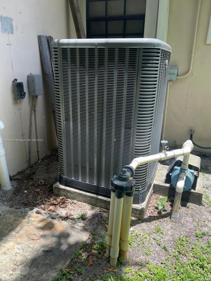 451 E Dayton Cir, Fort Lauderdale, FL 33312 Photo