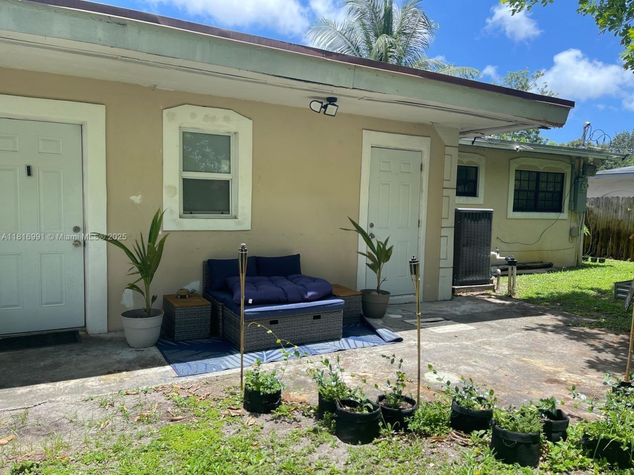 451 E Dayton Cir, Fort Lauderdale, FL 33312 Photo