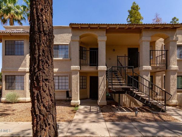 925 S LONGMORE, Unit 201, Mesa, AZ 85202