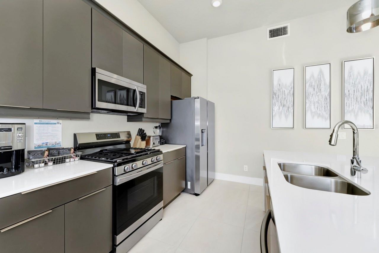7740 Sandy Ridge Drive, Unit 220, Reunion, FL 34747 Photo