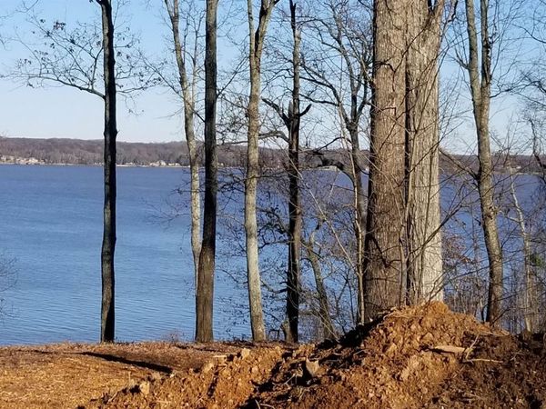 169 Crown Pointe Drive, Muscle Shoals, AL 35661