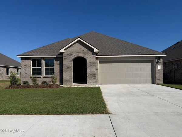 350 Crowne Parc Drive, Opelousas, LA 70570