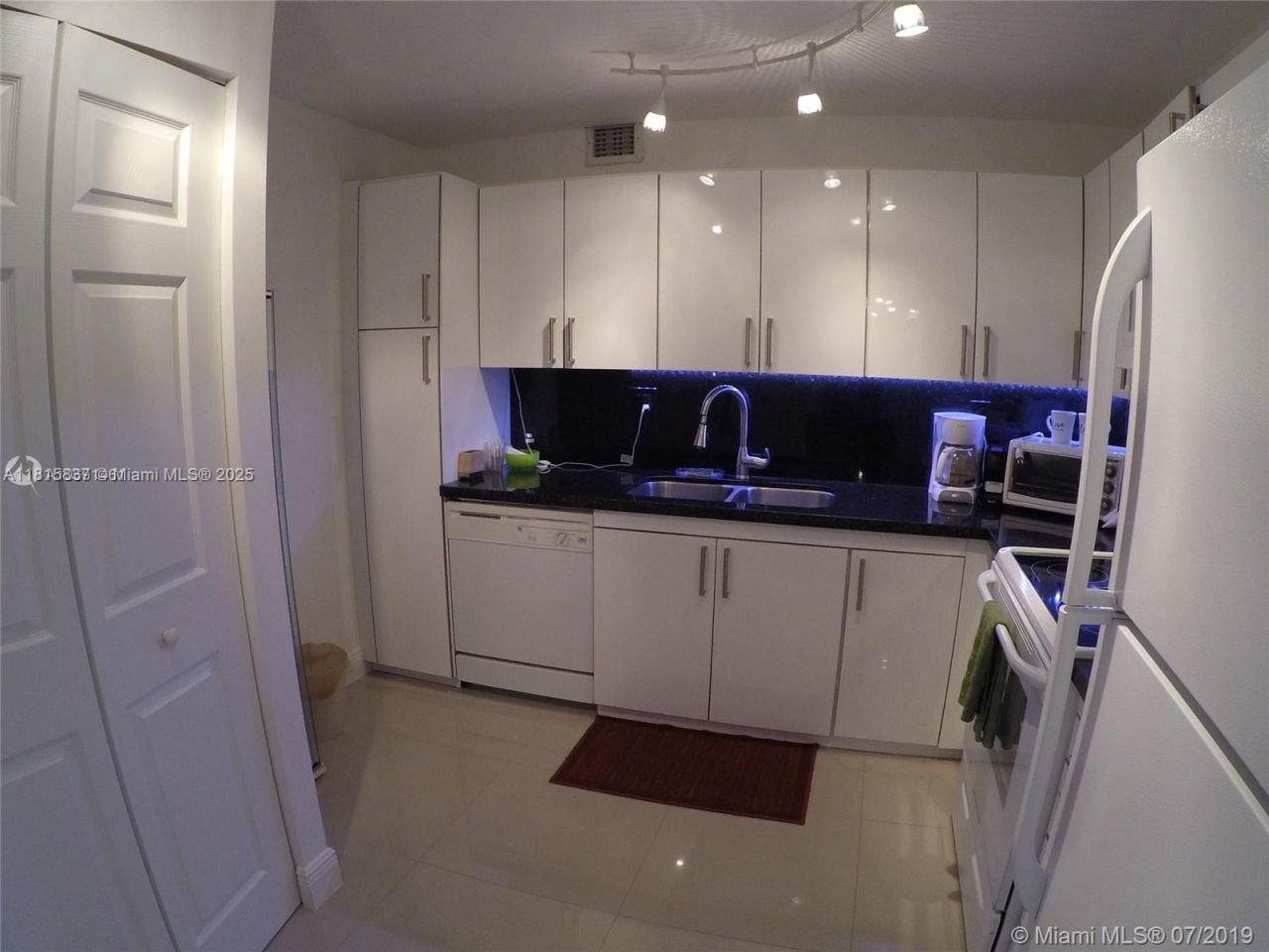 18151 NE 31st Ct, Unit 1907, Aventura, FL 33160 Photo