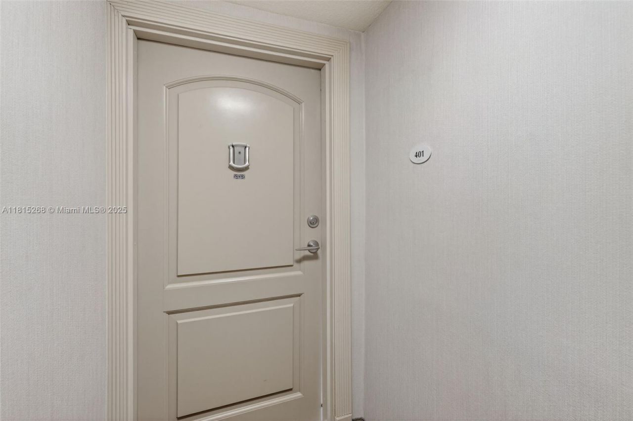 3675 N Country Club Dr, Unit 401, Aventura, FL 33180 Photo
