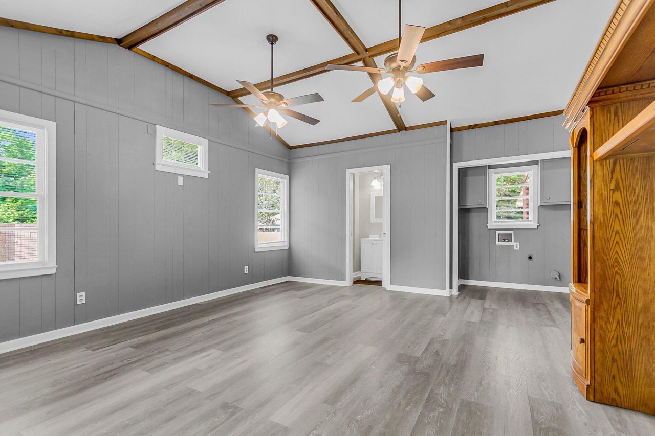 127 Roberts Road Photo 13