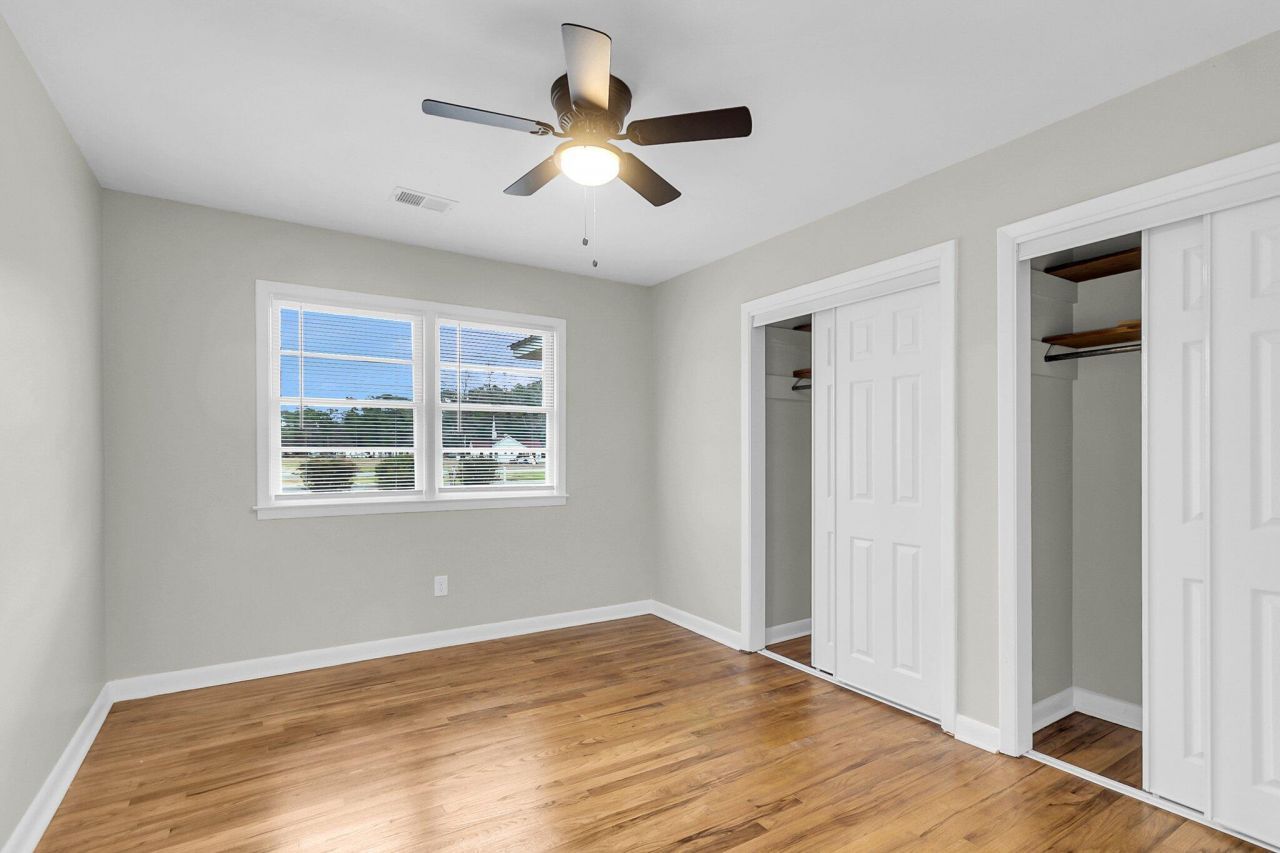 127 Roberts Road Photo 17