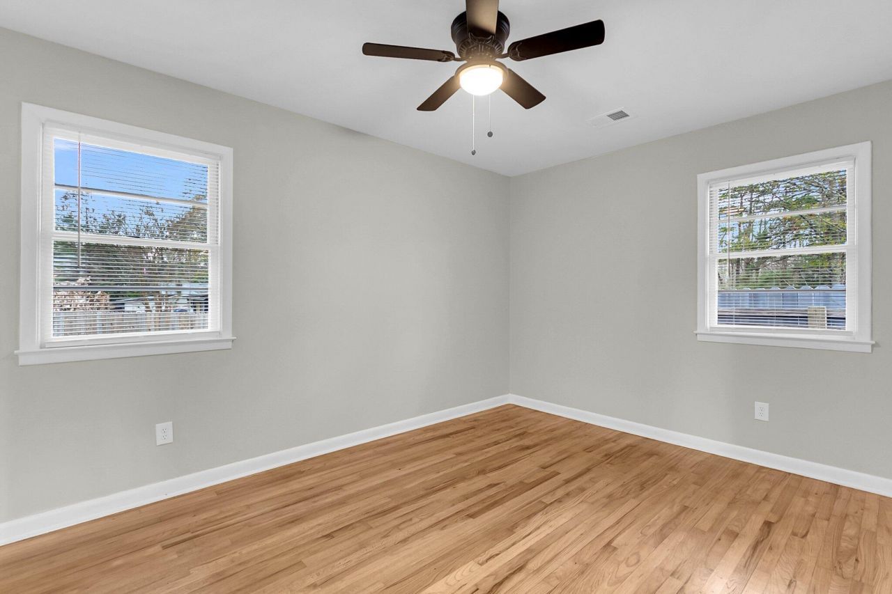 127 Roberts Road Photo 21