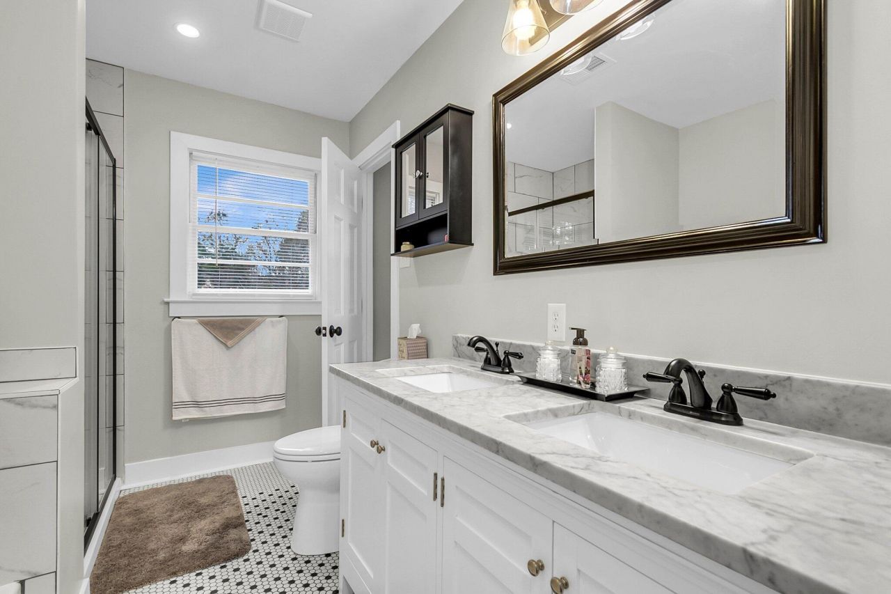 127 Roberts Road Photo 23