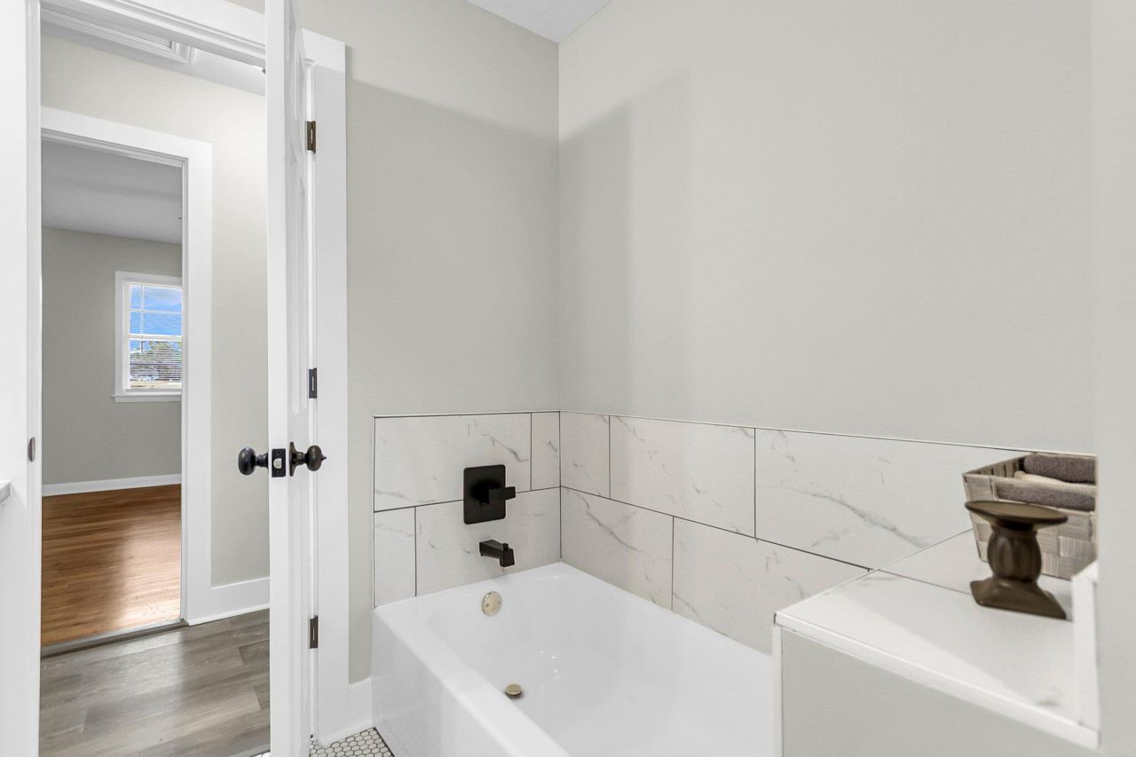 127 Roberts Road Photo 24