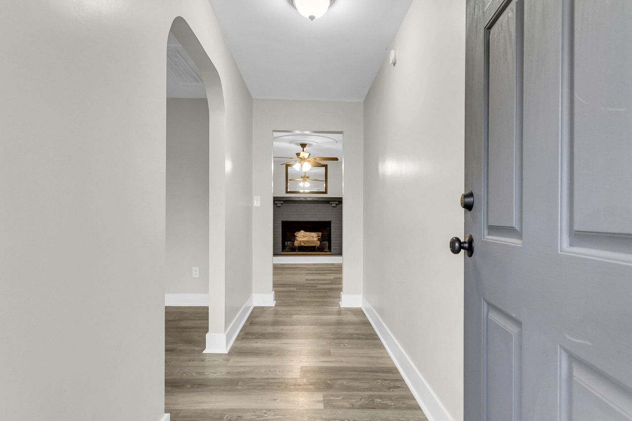 127 Roberts Road Photo 4