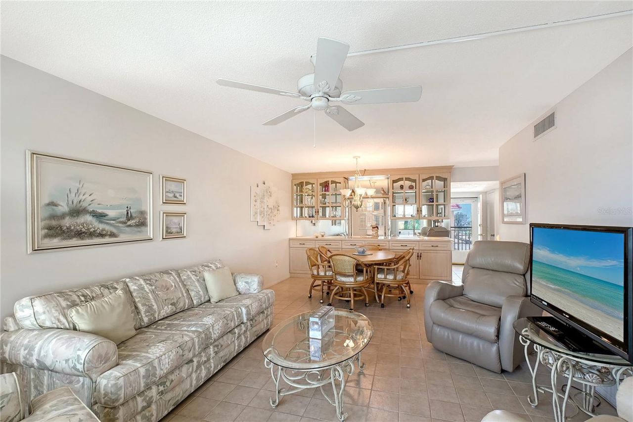 1350 N Portofino Drive, Unit 402, Sarasota, FL 34242 Photo
