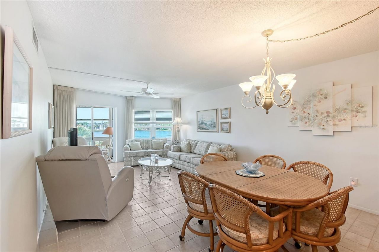 1350 N Portofino Drive, Unit 402, Sarasota, FL 34242 Photo