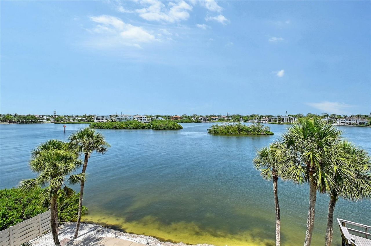 1350 N Portofino Drive, Unit 402, Sarasota, FL 34242 Photo