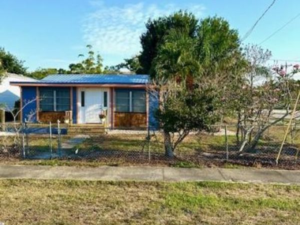 261 Redlin ST, NORTH FORT MYERS, FL 33903