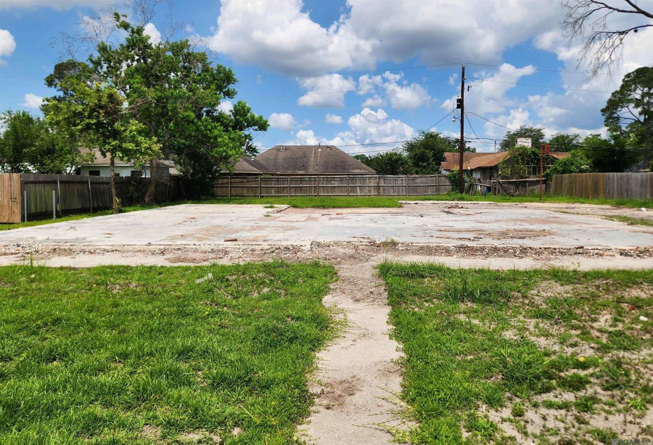 2151 San Clemente Dr, Baton Rouge, LA 70815 Main Photo