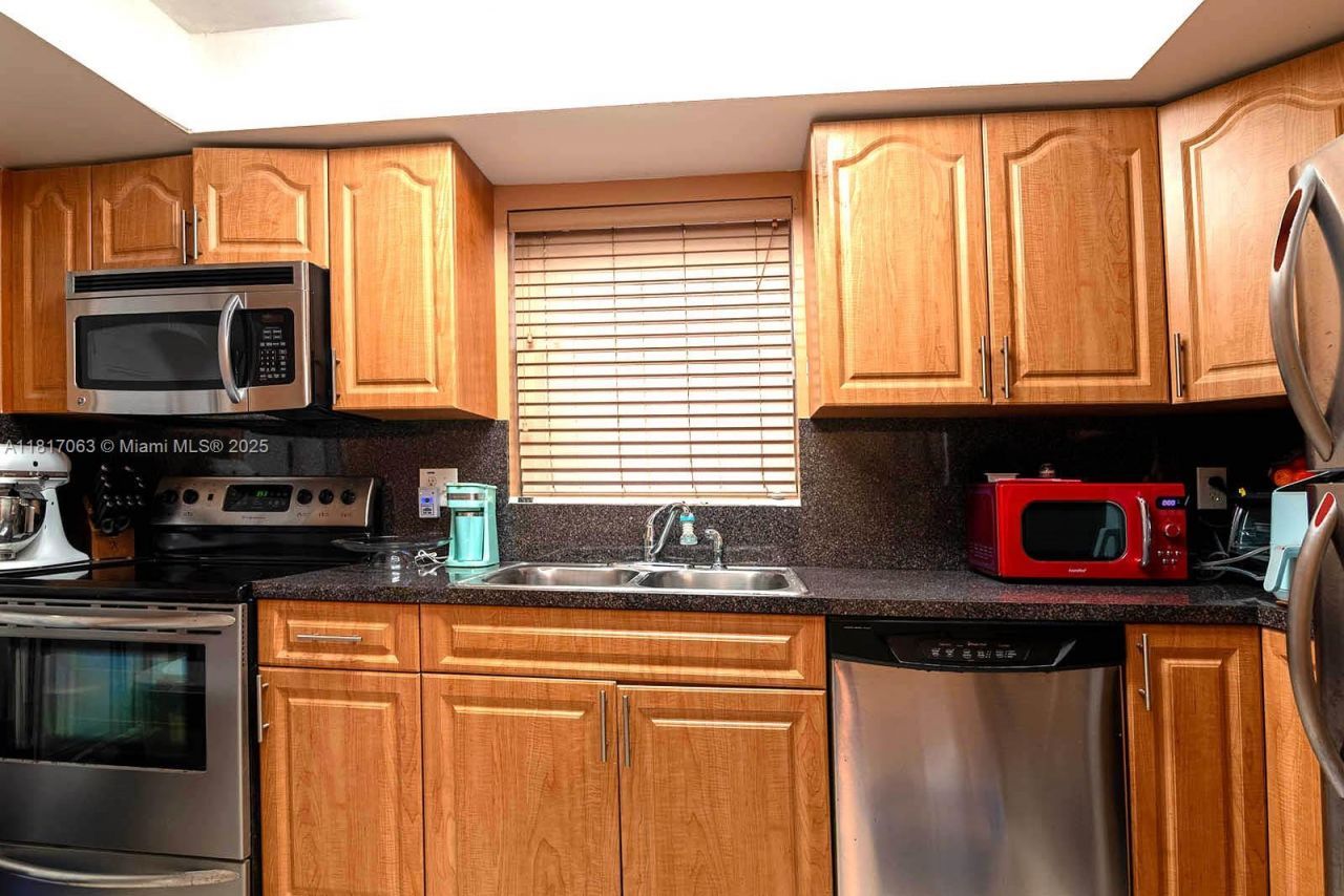 7530 SW 82nd St, Unit G203, Miami, FL 33143 Photo