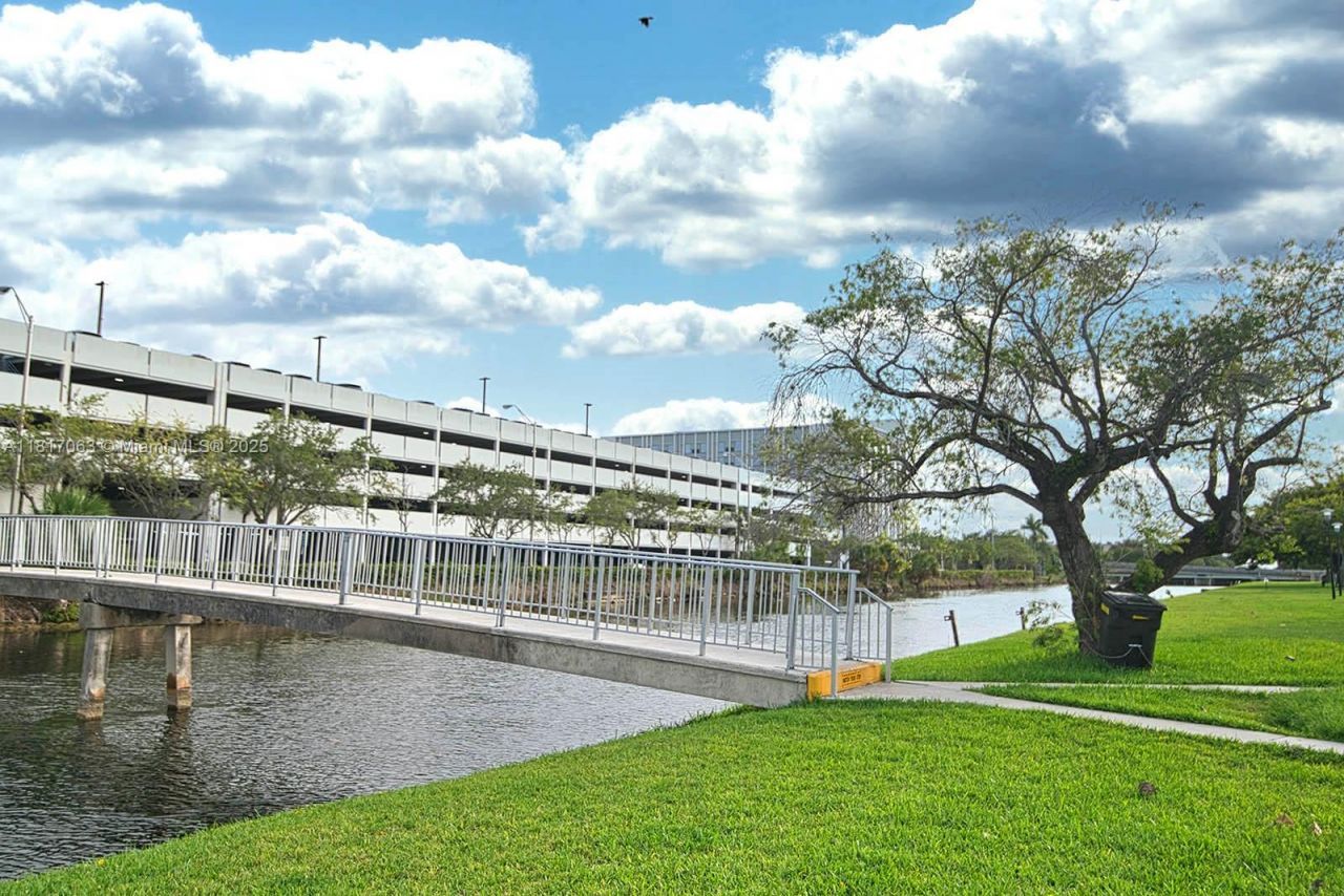 7530 SW 82nd St, Unit G203, Miami, FL 33143 Photo