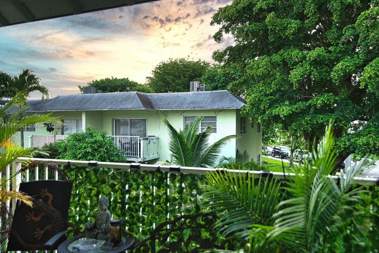 7530 SW 82nd St, Unit G203, Miami, FL 33143 Photo