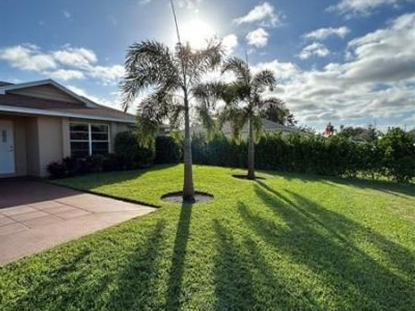 2232 SE Longhorn Ave, Port St Lucie, FL 34952